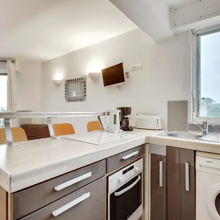 Spacieux 40m² A : Proche Plage, Piscine, Golf, Pour 4 Pers Avec Parking Et Wifi - Fr-1-239-685 *
